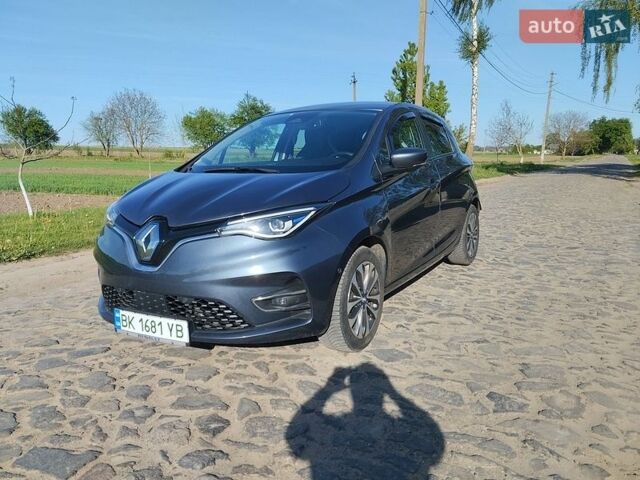 Серый Рено Зое, объемом двигателя 0 л и пробегом 128 тыс. км за 11800 $, фото 1 на Automoto.ua