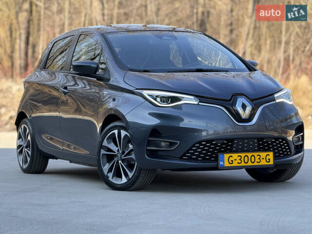 Серый Рено Зое, объемом двигателя 0 л и пробегом 76 тыс. км за 13450 $, фото 1 на Automoto.ua