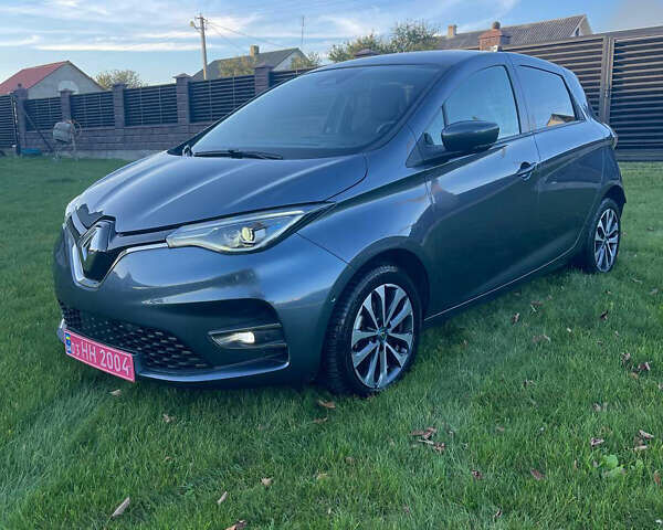 Серый Рено Зое, объемом двигателя 0 л и пробегом 68 тыс. км за 12500 $, фото 1 на Automoto.ua