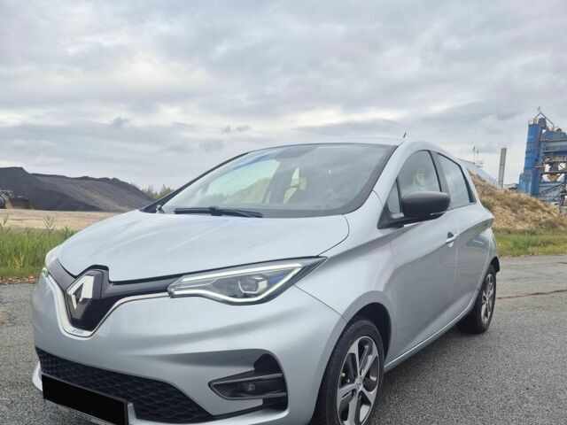 Серый Рено Зое, объемом двигателя 0 л и пробегом 141 тыс. км за 13800 $, фото 1 на Automoto.ua