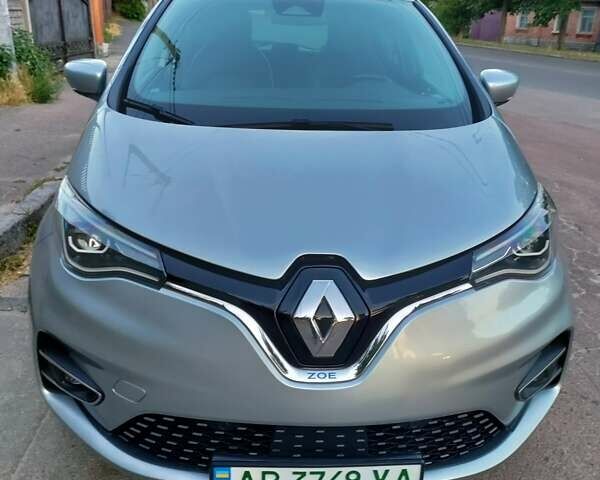 Серый Рено Зое, объемом двигателя 0 л и пробегом 78 тыс. км за 13000 $, фото 1 на Automoto.ua