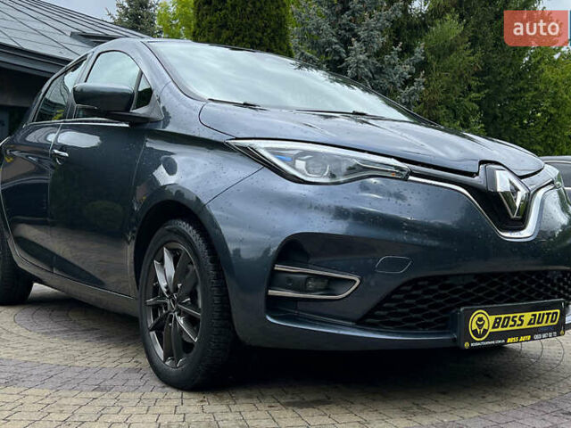 Серый Рено Зое, объемом двигателя 0 л и пробегом 81 тыс. км за 12600 $, фото 1 на Automoto.ua