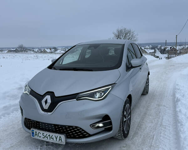 Серый Рено Зое, объемом двигателя 0 л и пробегом 127 тыс. км за 12750 $, фото 1 на Automoto.ua