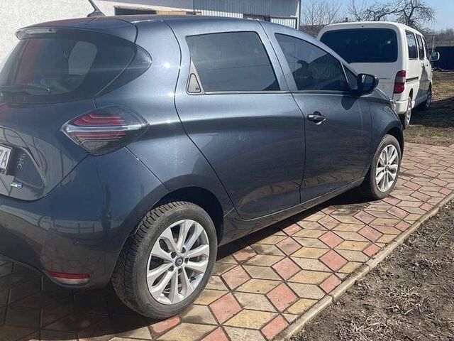 Серый Рено Зое, объемом двигателя 0 л и пробегом 74 тыс. км за 13100 $, фото 1 на Automoto.ua