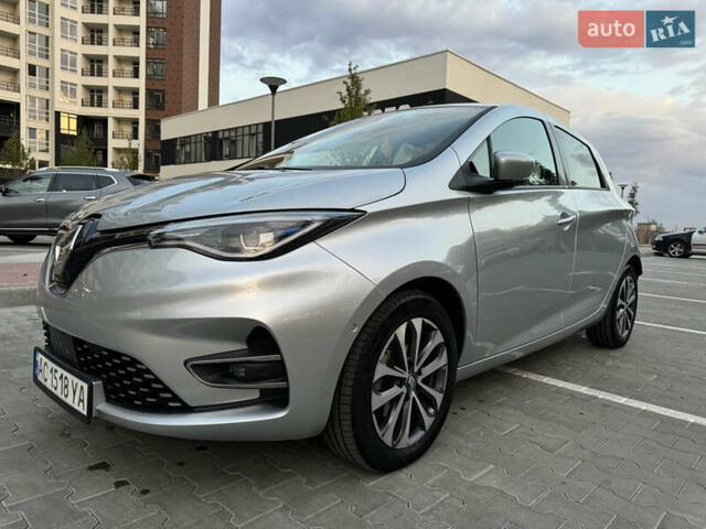 Серый Рено Зое, объемом двигателя 0 л и пробегом 16 тыс. км за 13900 $, фото 1 на Automoto.ua