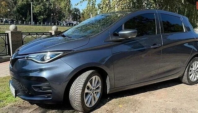 Серый Рено Зое, объемом двигателя 0 л и пробегом 84 тыс. км за 13999 $, фото 1 на Automoto.ua