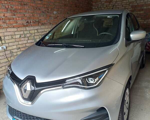 Серый Рено Зое, объемом двигателя 0 л и пробегом 36 тыс. км за 12950 $, фото 1 на Automoto.ua