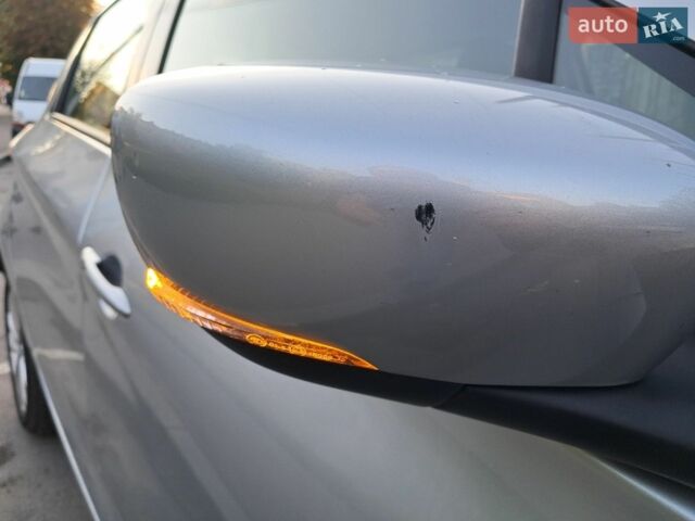 Серый Рено Зое, объемом двигателя 0 л и пробегом 11 тыс. км за 13000 $, фото 1 на Automoto.ua