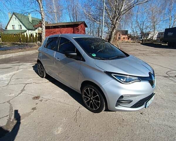 Серый Рено Зое, объемом двигателя 0 л и пробегом 56 тыс. км за 10980 $, фото 1 на Automoto.ua