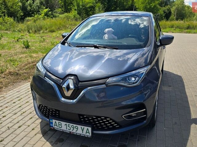Серый Рено Зое, объемом двигателя 0 л и пробегом 49 тыс. км за 16666 $, фото 1 на Automoto.ua