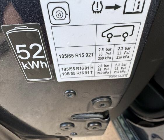 Серый Рено Зое, объемом двигателя 0 л и пробегом 46 тыс. км за 13200 $, фото 1 на Automoto.ua