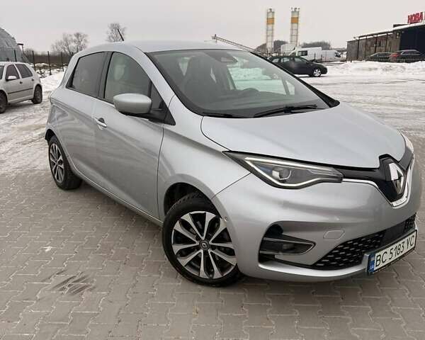 Серый Рено Зое, объемом двигателя 0 л и пробегом 53 тыс. км за 13199 $, фото 1 на Automoto.ua