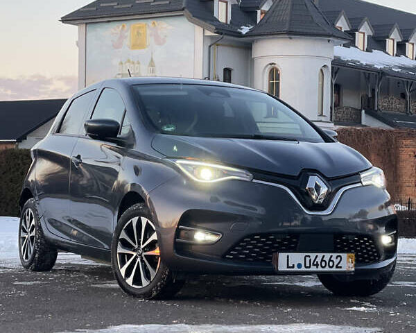 Серый Рено Зое, объемом двигателя 0 л и пробегом 36 тыс. км за 13500 $, фото 1 на Automoto.ua
