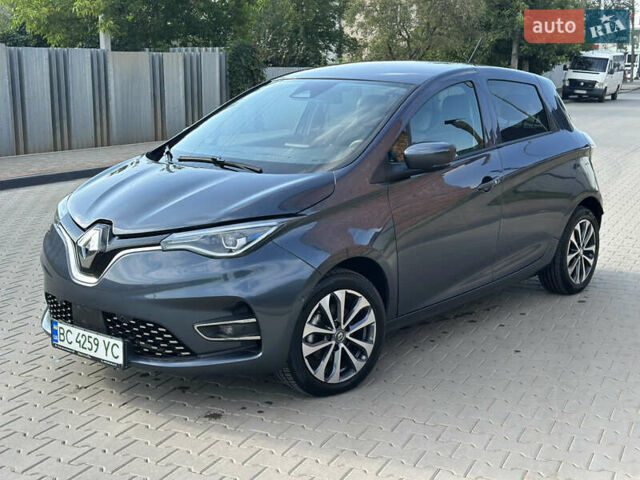 Серый Рено Зое, объемом двигателя 0 л и пробегом 39 тыс. км за 13500 $, фото 1 на Automoto.ua