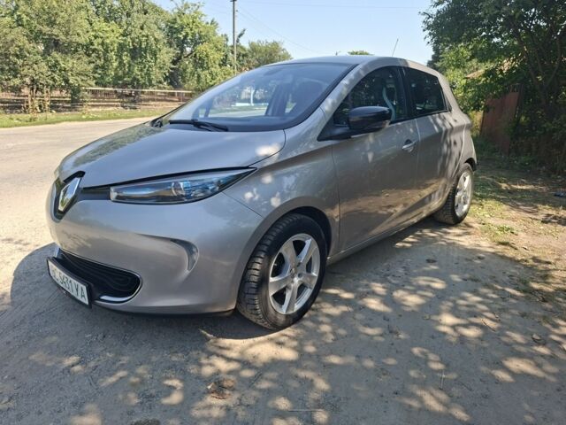 Серый Рено Зое, объемом двигателя 0 л и пробегом 139 тыс. км за 7137 $, фото 1 на Automoto.ua