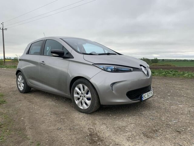 Серый Рено Зое, объемом двигателя 0 л и пробегом 181 тыс. км за 6100 $, фото 1 на Automoto.ua