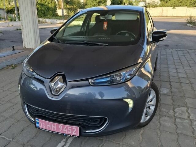 Серый Рено Зое, объемом двигателя 0 л и пробегом 133 тыс. км за 8999 $, фото 1 на Automoto.ua