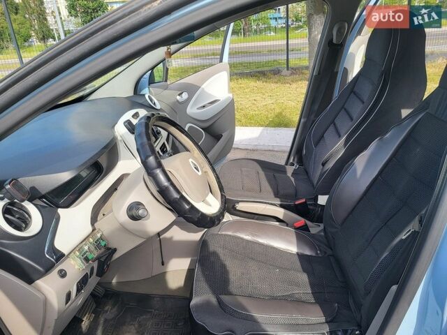 Синий Рено Зое, объемом двигателя 0 л и пробегом 229 тыс. км за 5500 $, фото 1 на Automoto.ua