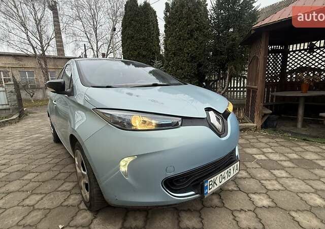 Синий Рено Зое, объемом двигателя 0 л и пробегом 110 тыс. км за 6100 $, фото 1 на Automoto.ua