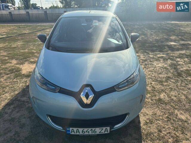 Синий Рено Зое, объемом двигателя 0 л и пробегом 160 тыс. км за 6999 $, фото 1 на Automoto.ua