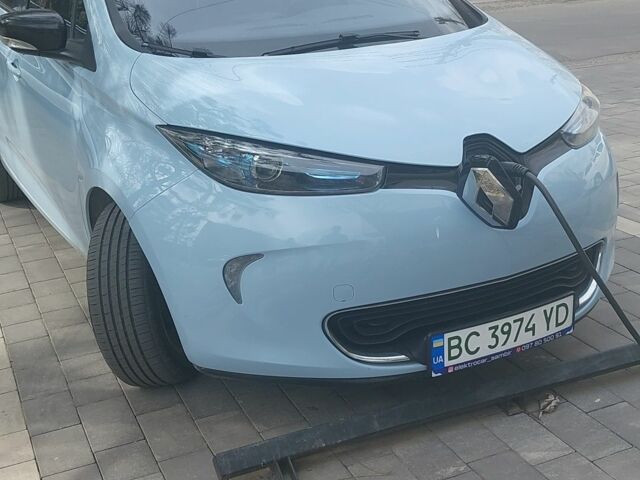 Синий Рено Зое, объемом двигателя 0 л и пробегом 150 тыс. км за 7000 $, фото 1 на Automoto.ua