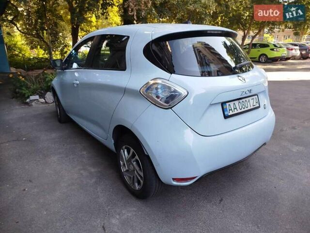 Синий Рено Зое, объемом двигателя 0 л и пробегом 94 тыс. км за 7000 $, фото 1 на Automoto.ua