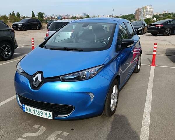 Синий Рено Зое, объемом двигателя 0 л и пробегом 77 тыс. км за 6500 $, фото 1 на Automoto.ua