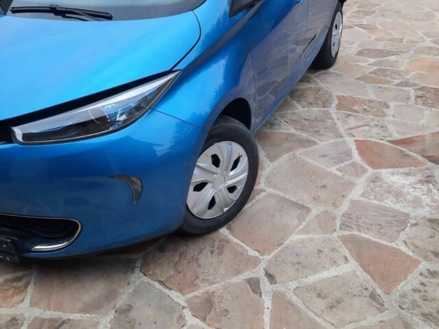 Синий Рено Зое, объемом двигателя 0 л и пробегом 130 тыс. км за 3900 $, фото 1 на Automoto.ua