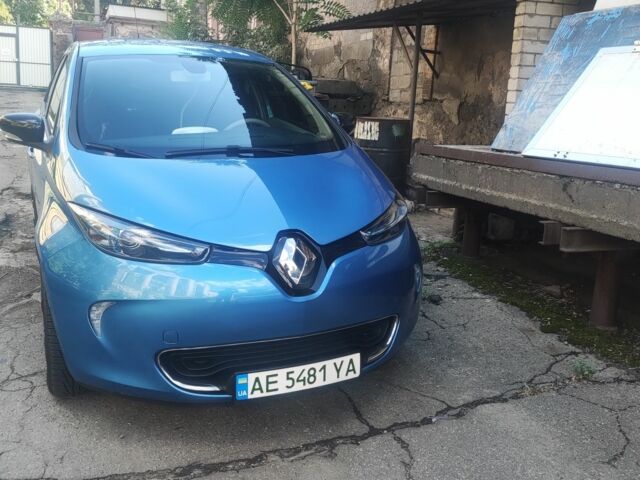 Синий Рено Зое, объемом двигателя 0 л и пробегом 77 тыс. км за 7999 $, фото 1 на Automoto.ua