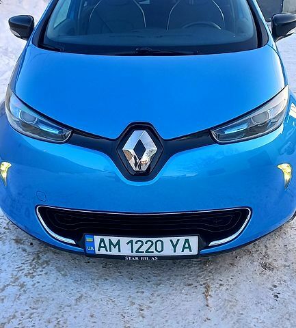 Синий Рено Зое, объемом двигателя 0 л и пробегом 0 тыс. км за 7000 $, фото 1 на Automoto.ua