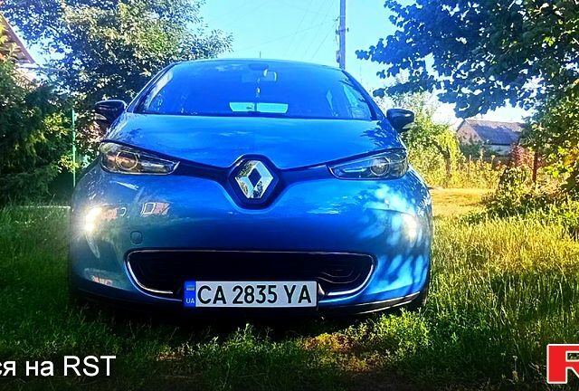 Синий Рено Зое, объемом двигателя 90 л и пробегом 87 тыс. км за 7750 $, фото 1 на Automoto.ua