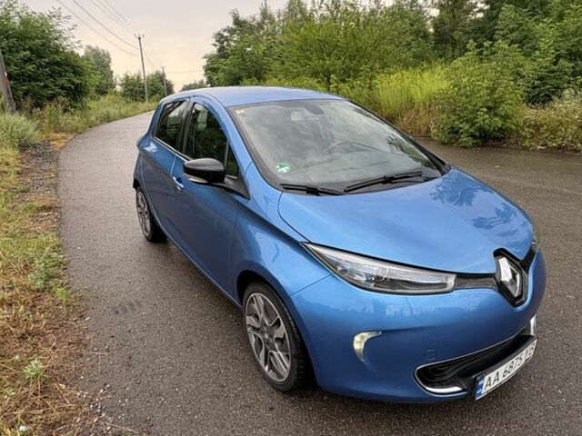 Синий Рено Зое, объемом двигателя 0 л и пробегом 121 тыс. км за 9824 $, фото 1 на Automoto.ua