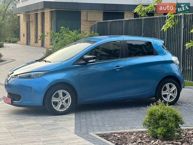 Синий Рено Зое, объемом двигателя 0 л и пробегом 128 тыс. км за 9400 $, фото 1 на Automoto.ua