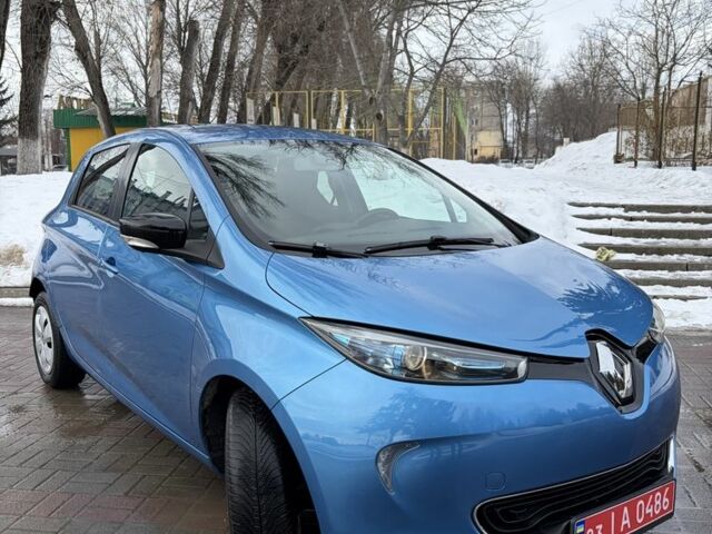 Синий Рено Зое, объемом двигателя 0 л и пробегом 107 тыс. км за 9500 $, фото 1 на Automoto.ua