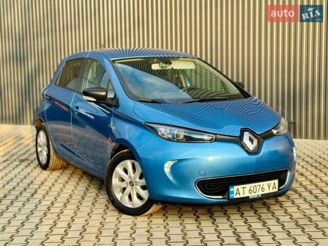 Синий Рено Зое, объемом двигателя 0 л и пробегом 139 тыс. км за 10950 $, фото 1 на Automoto.ua