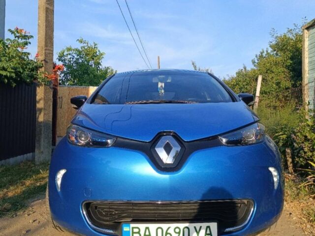 Синий Рено Зое, объемом двигателя 0 л и пробегом 200 тыс. км за 9700 $, фото 1 на Automoto.ua