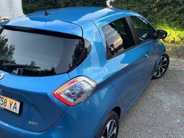 Синий Рено Зое, объемом двигателя 0 л и пробегом 135 тыс. км за 11000 $, фото 1 на Automoto.ua