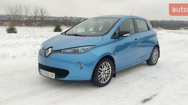 Синий Рено Зое, объемом двигателя 0 л и пробегом 70 тыс. км за 9000 $, фото 1 на Automoto.ua
