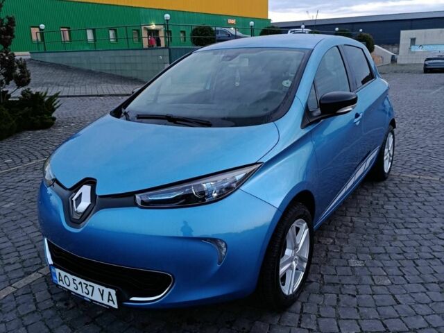 Синий Рено Зое, объемом двигателя 0 л и пробегом 83 тыс. км за 10000 $, фото 1 на Automoto.ua