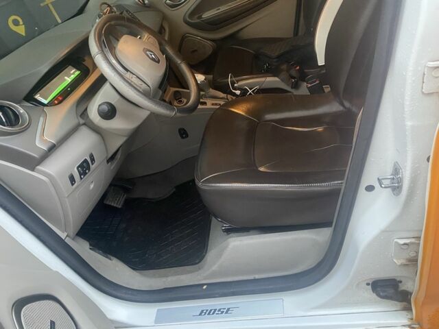 Помаранчевий Рено Зое, об'ємом двигуна 0 л та пробігом 188 тис. км за 9400 $, фото 1 на Automoto.ua