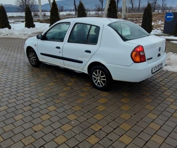 Белый Рено Clio Symbol, объемом двигателя 1.4 л и пробегом 350 тыс. км за 1100 $, фото 1 на Automoto.ua