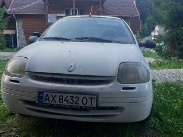 Білий Рено Clio Symbol, об'ємом двигуна 1.39 л та пробігом 260 тис. км за 1850 $, фото 1 на Automoto.ua