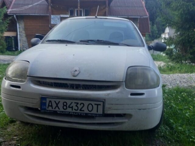 Білий Рено Clio Symbol, об'ємом двигуна 1.39 л та пробігом 260 тис. км за 1850 $, фото 1 на Automoto.ua