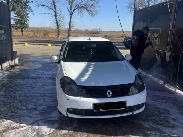 Рено Clio Symbol 2010 в Днепре (Днепропетровске) на Automoto.ua Белый Рено Clio Symbol, объемом двигателя 1.4 л и пробегом 3 тыс. км за 1902 $, фото 1 на Automoto.ua