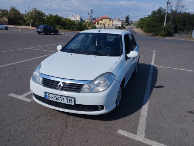 Белый Рено Clio Symbol, объемом двигателя 1.4 л и пробегом 231 тыс. км за 3200 $, фото 1 на Automoto.ua