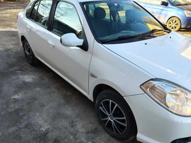 Білий Рено Clio Symbol, об'ємом двигуна 1.4 л та пробігом 150 тис. км за 3900 $, фото 1 на Automoto.ua