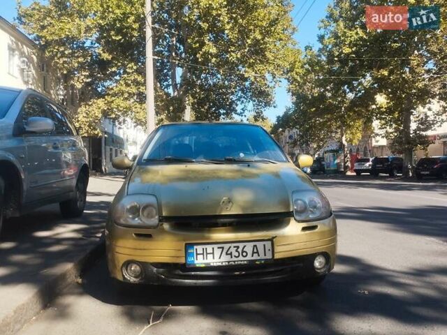 Желтый Рено Clio Symbol, объемом двигателя 1.4 л и пробегом 212 тыс. км за 2250 $, фото 1 на Automoto.ua