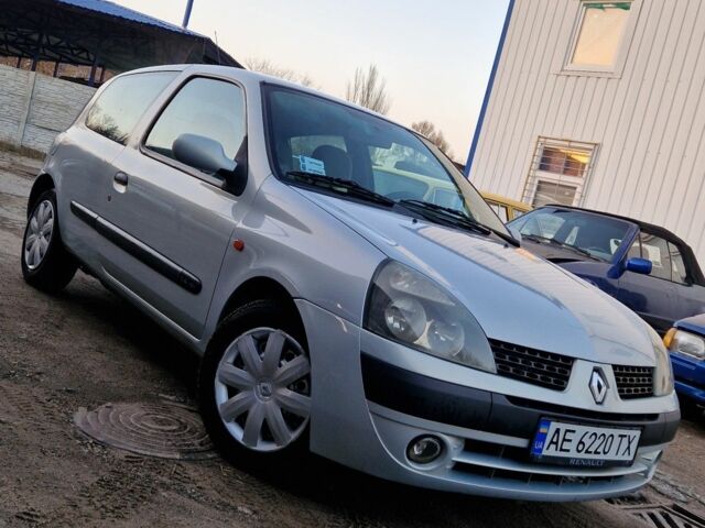 Серый Рено Clio Symbol, объемом двигателя 1.4 л и пробегом 172 тыс. км за 3300 $, фото 1 на Automoto.ua