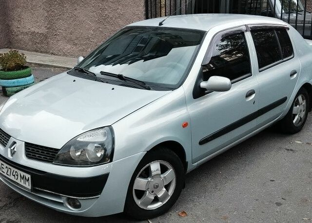 Серый Рено Clio Symbol, объемом двигателя 1.4 л и пробегом 290 тыс. км за 3350 $, фото 1 на Automoto.ua