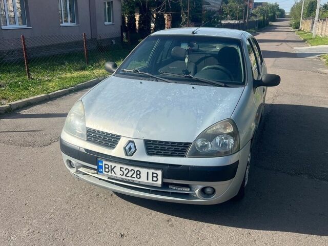 Сірий Рено Clio Symbol, об'ємом двигуна 1.39 л та пробігом 120 тис. км за 2100 $, фото 1 на Automoto.ua